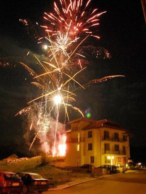 Ribkata Family Hotel Smoljan Exteriér fotografie