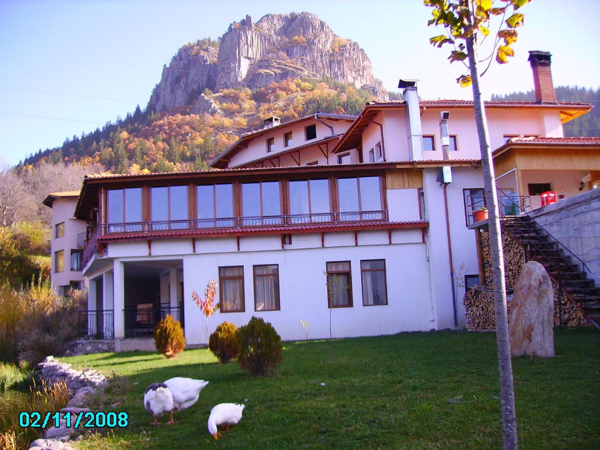 Ribkata Family Hotel Smoljan Exteriér fotografie